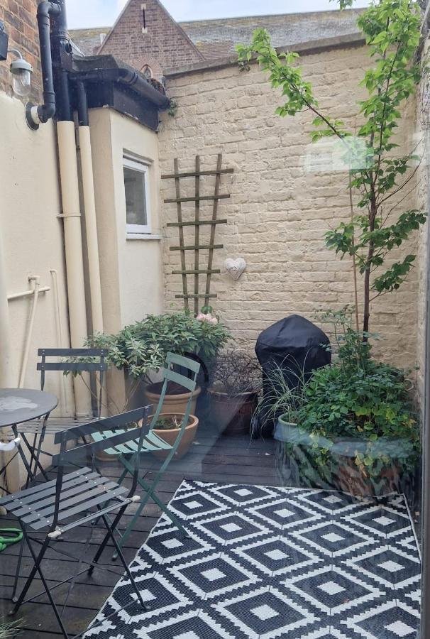 Colourful 2 Bed 2 Bath Tooting House Apartment London Exterior photo